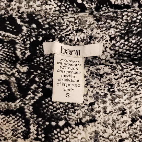 Snake Print Pants by Bar lll ~ True Black ~ Excellent Condition ~ Size S - Picture 3 of 3